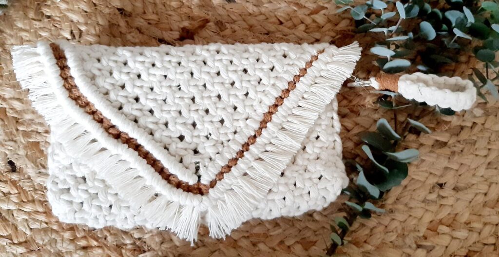 Pochette macramé