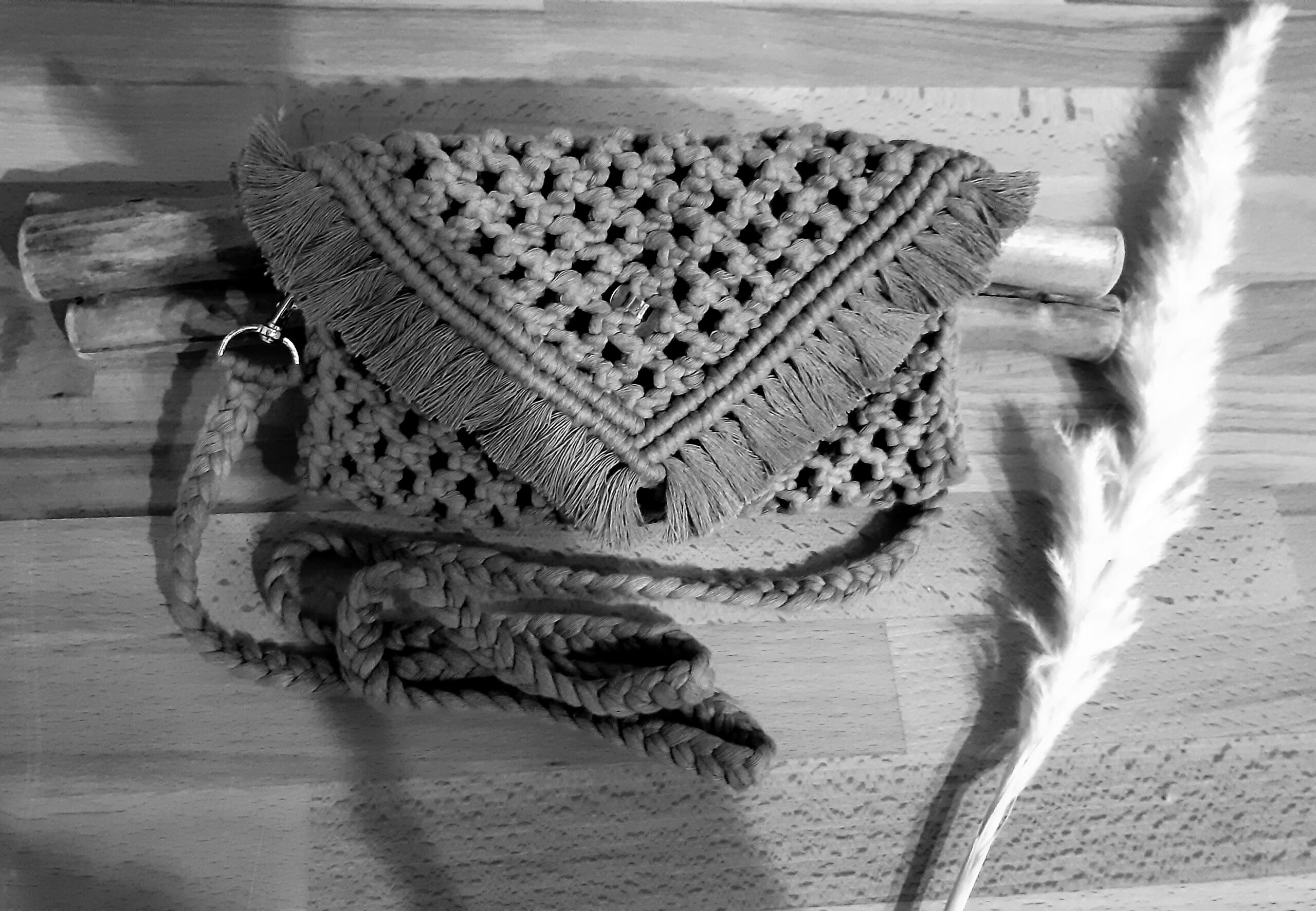 Pochette en macramé