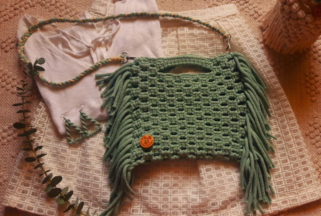 Sac en macramé vert